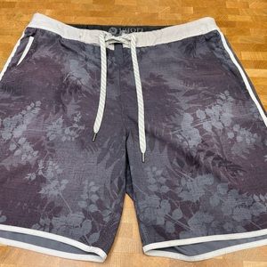 Vuori 32” Board Shorts